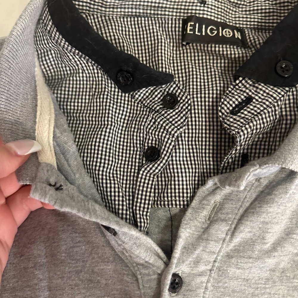 Stylish Gray Polo Shirt - Picture 4 of 5